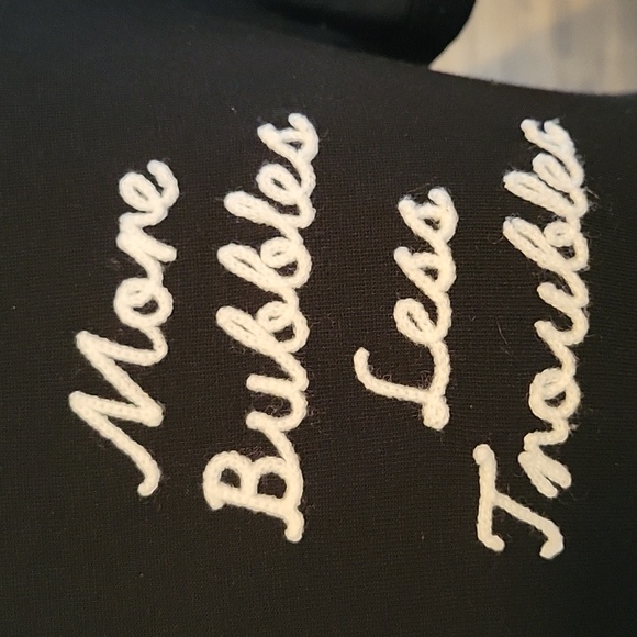 🍾 "More bubbles less troubles" tee - Picture 4 of 10